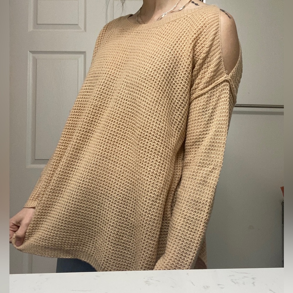 Tilly’s Sweater - Picture 9 of 9